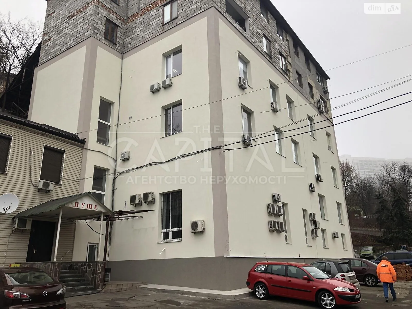 Продається офіс 355 кв. м в бізнес-центрі, цена: 320000 $