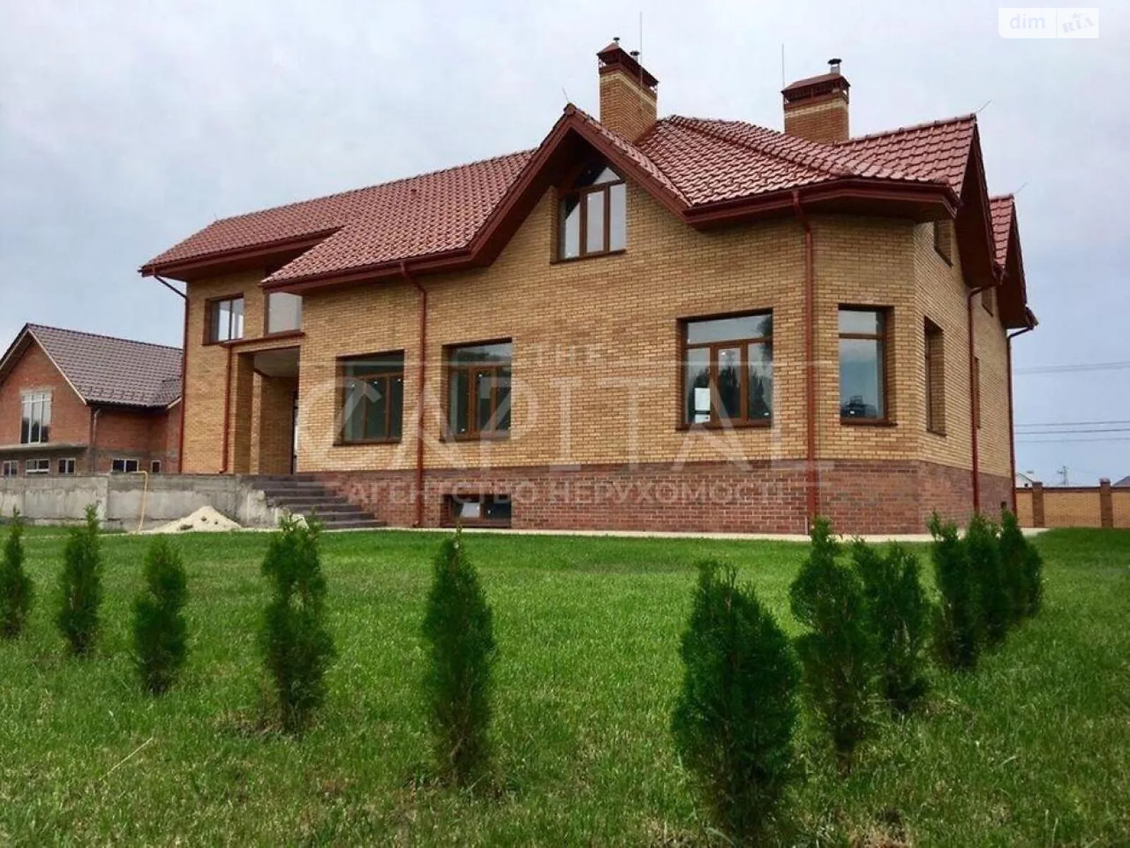 Продается дом на 2 этажа 600 кв. м с камином, цена: 490000 $ - фото 1