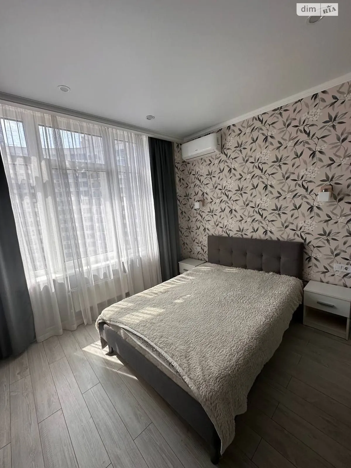 Продається 1-кімнатна квартира 39 кв. м у Одесі, вул. Каманіна