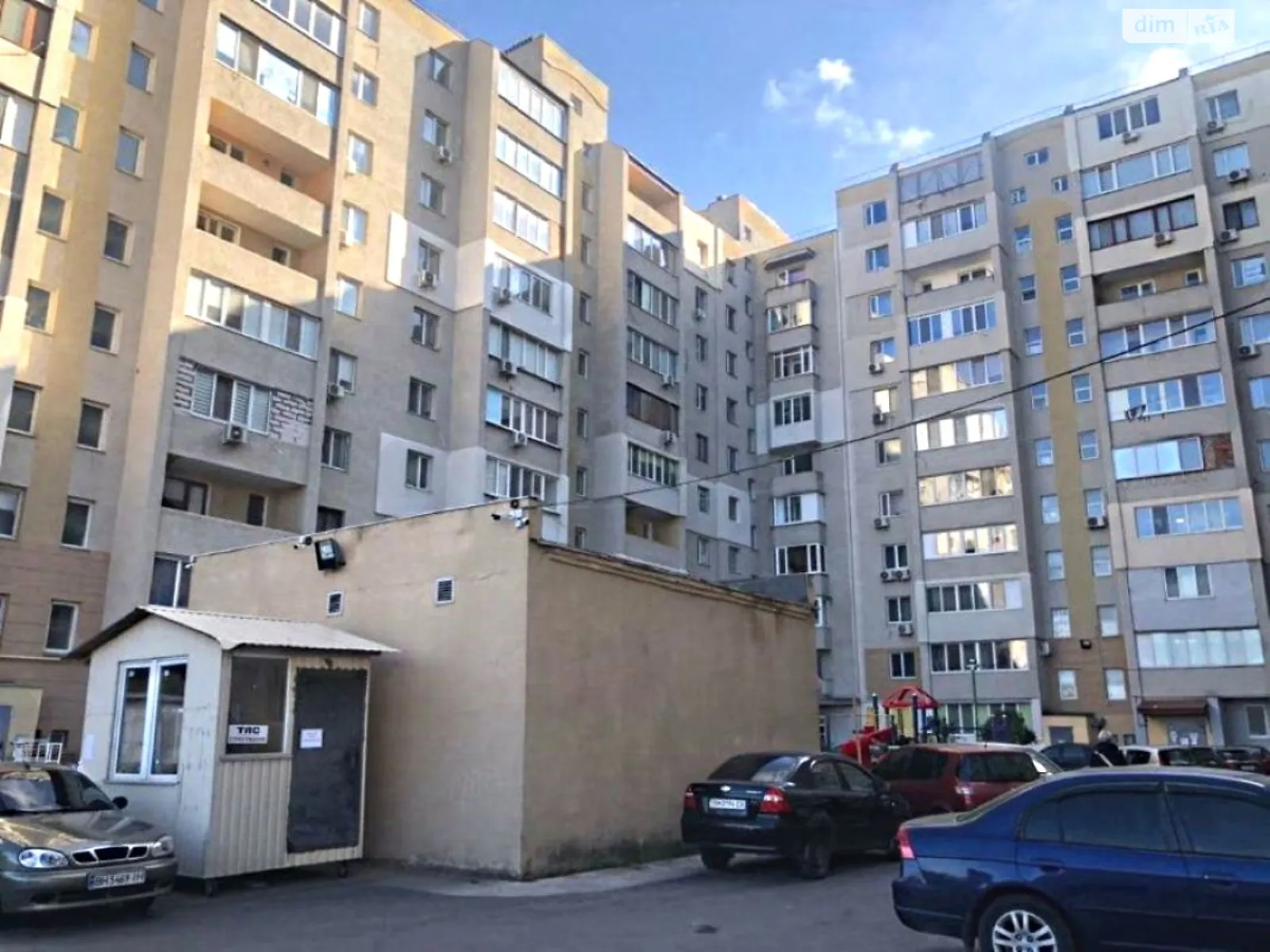 Продается 3-комнатная квартира 84 кв. м в Одессе, ул. Центральная (Люстдорф), 7 - фото 1