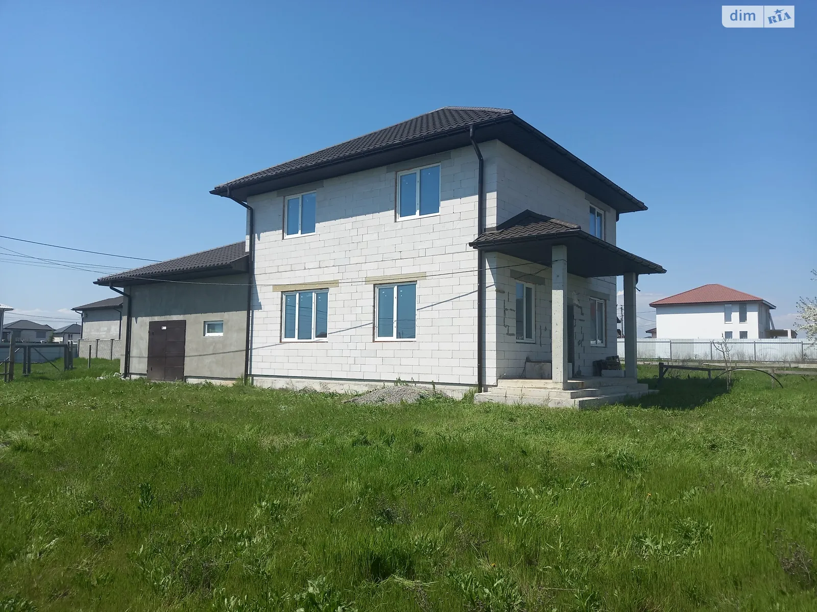 Продается дом на 2 этажа 190 кв. м с камином, цена: 155000 $