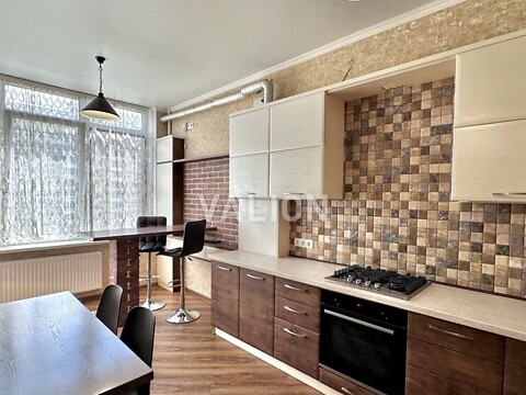 Продается 1-комнатная квартира 50.4 кв. м в Киеве, ул. Академика Ефремова