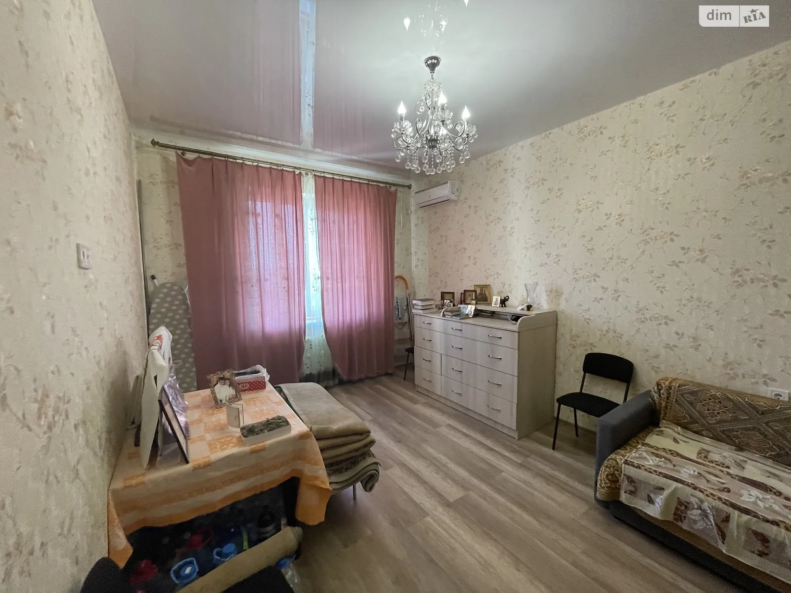 Продается 1-комнатная квартира 50.2 кв. м в Черноморске, ул. Парусная - фото 1