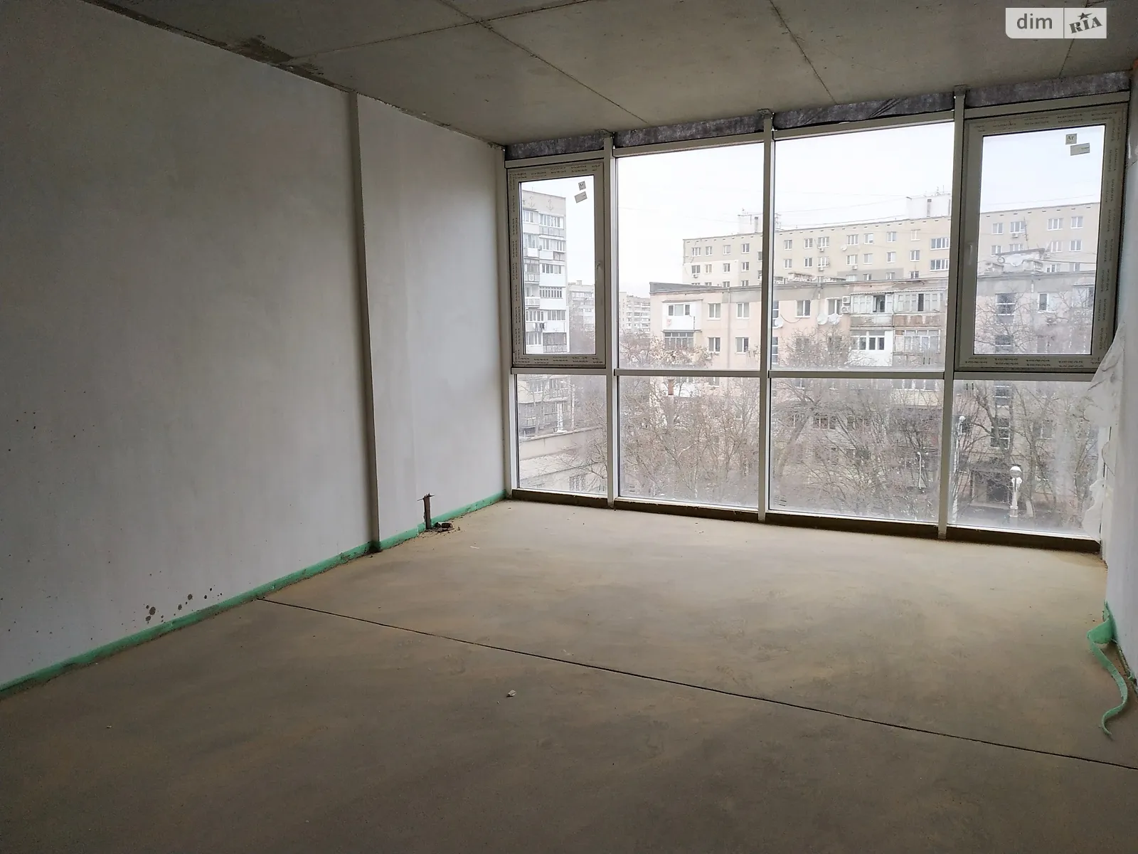 Продается 3-комнатная квартира 84 кв. м в Черноморске, ул. Парусная