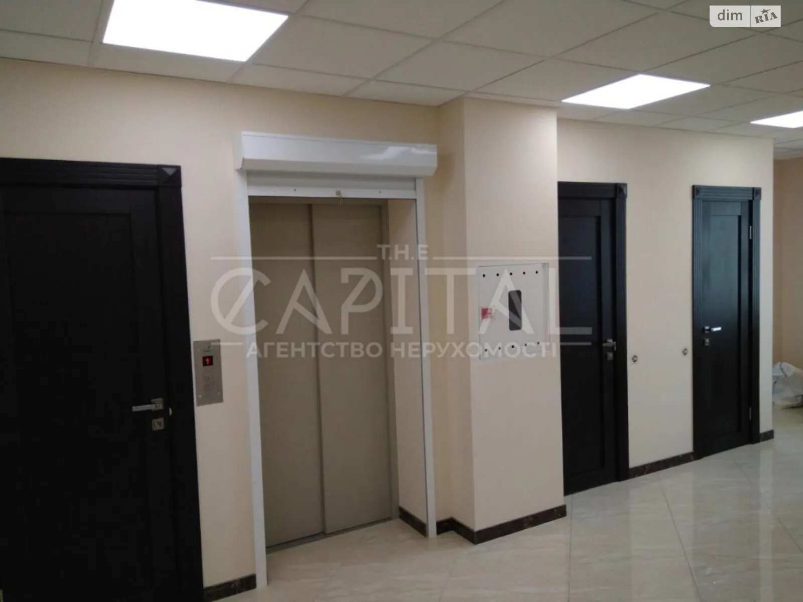 Сдается в аренду офис 340 кв. м в бизнес-центре, цена: 5600 $ - фото 1