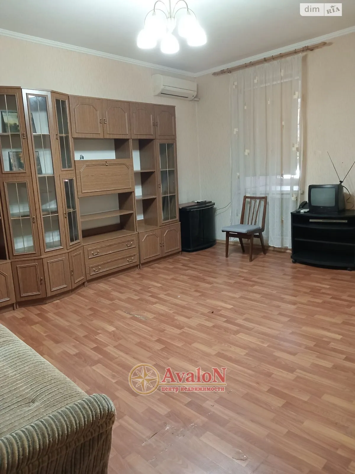 Продается 1-комнатная квартира 42 кв. м в Одессе, ул. Мельницкая, 8 - фото 1