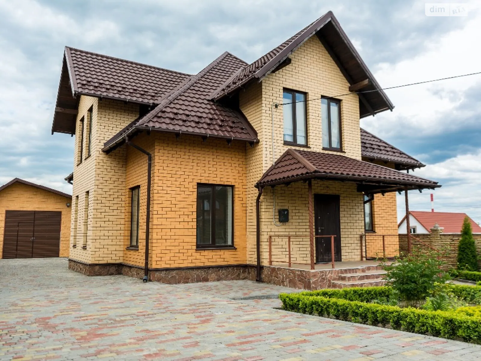 Продається будинок 2 поверховий 172 кв. м з каміном, цена: 150000 $