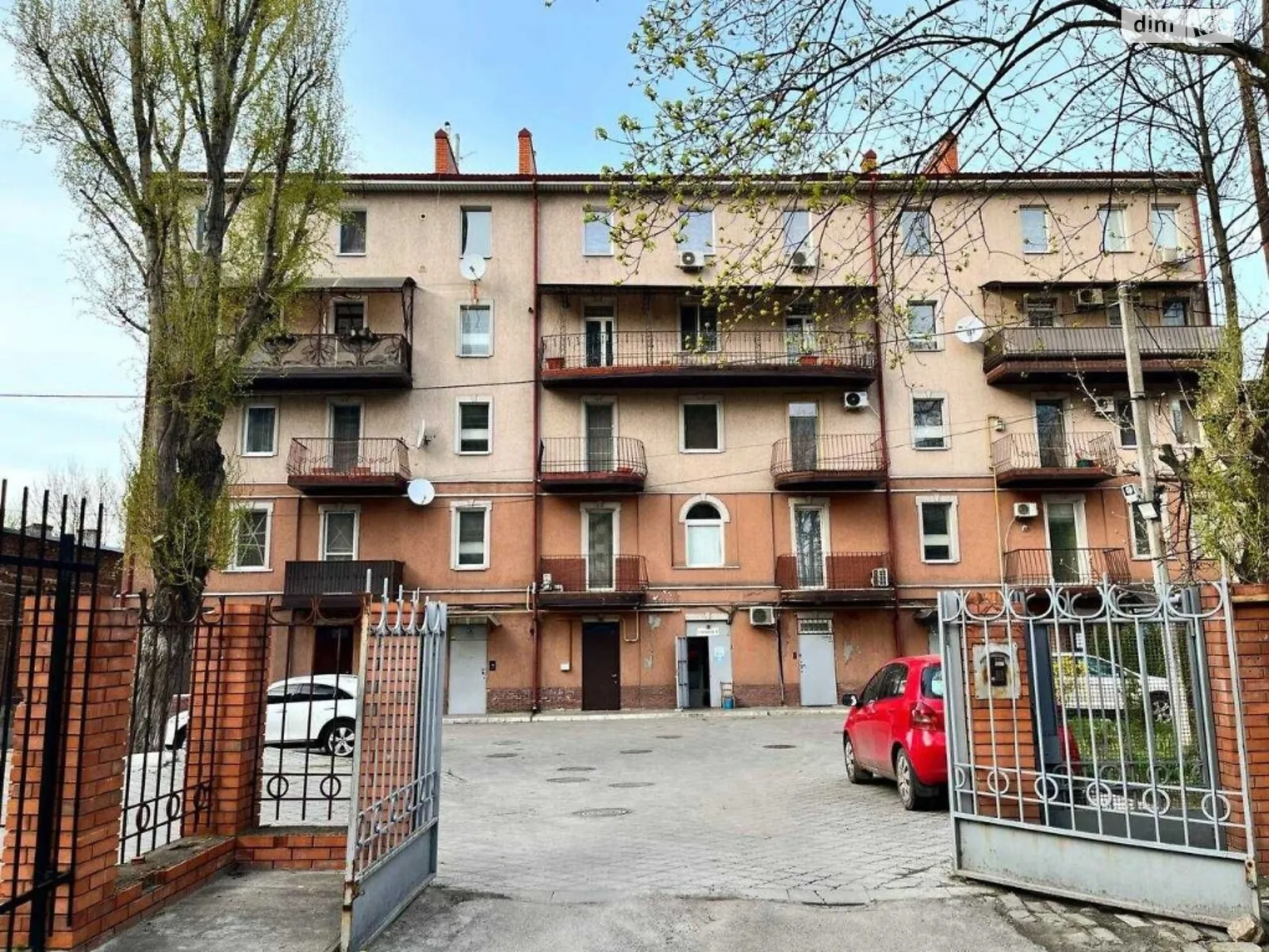 Продается офис 87.2 кв. м в бизнес-центре, цена: 67000 $ - фото 1