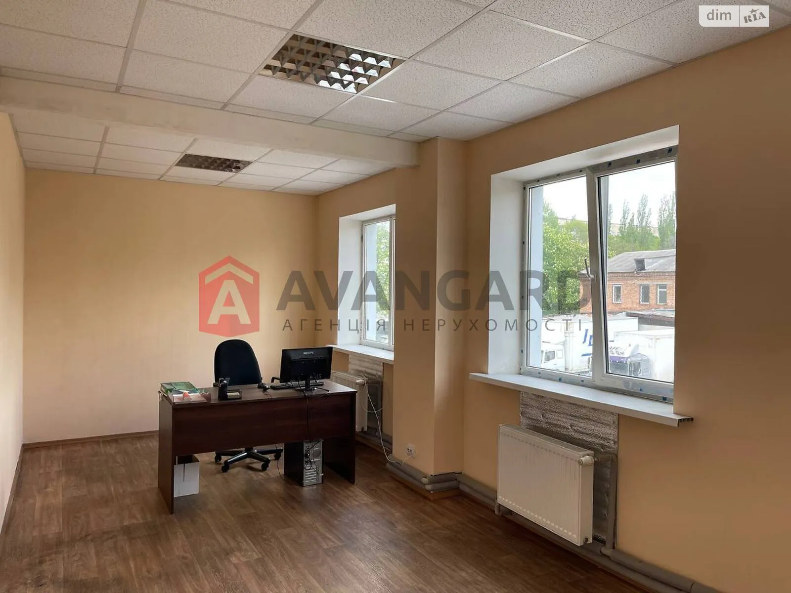 Сдается в аренду офис 24 кв. м в бизнес-центре, цена: 3400 грн - фото 1