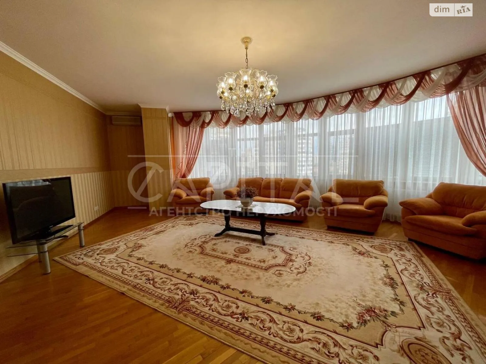 Продается 4-комнатная квартира 200 кв. м в Киеве, ул. Старонаводницкая