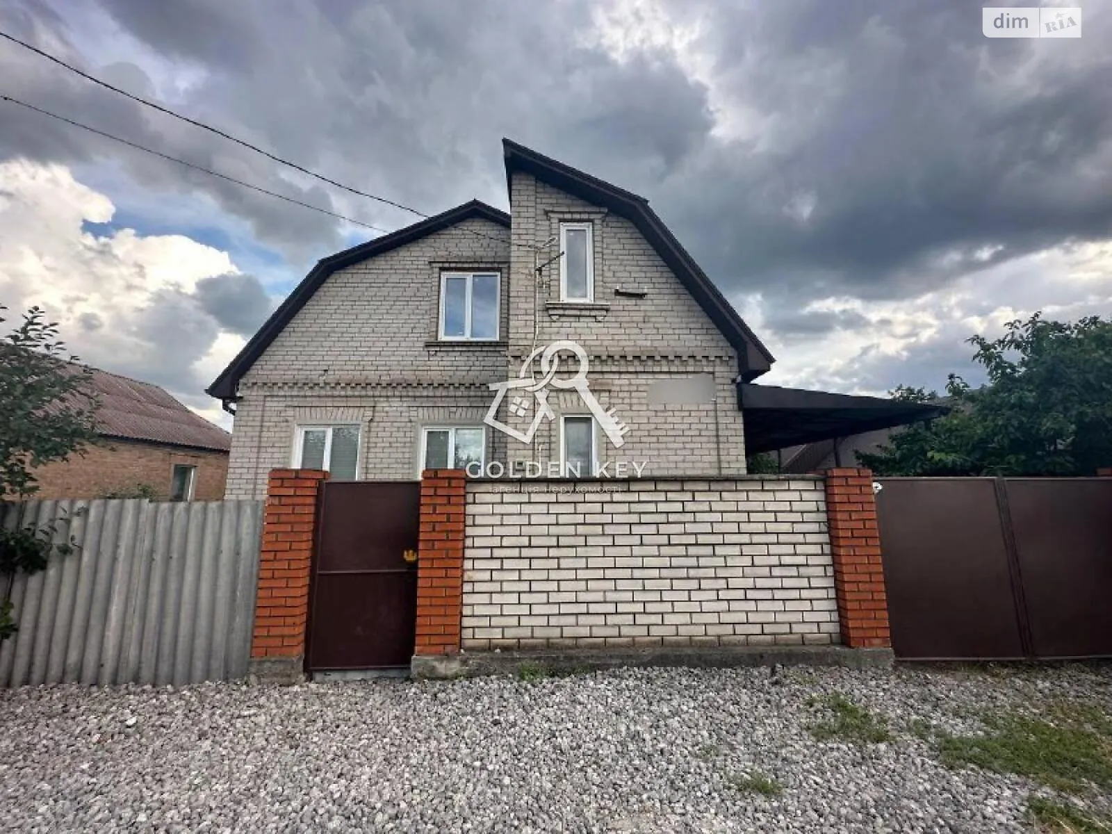 Продается дом на 2 этажа 110 кв. м с камином, цена: 37000 $