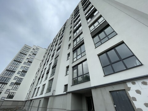 Продается 3-комнатная квартира 86.9 кв. м в Ивано-Франковске, ул. Горбачевского