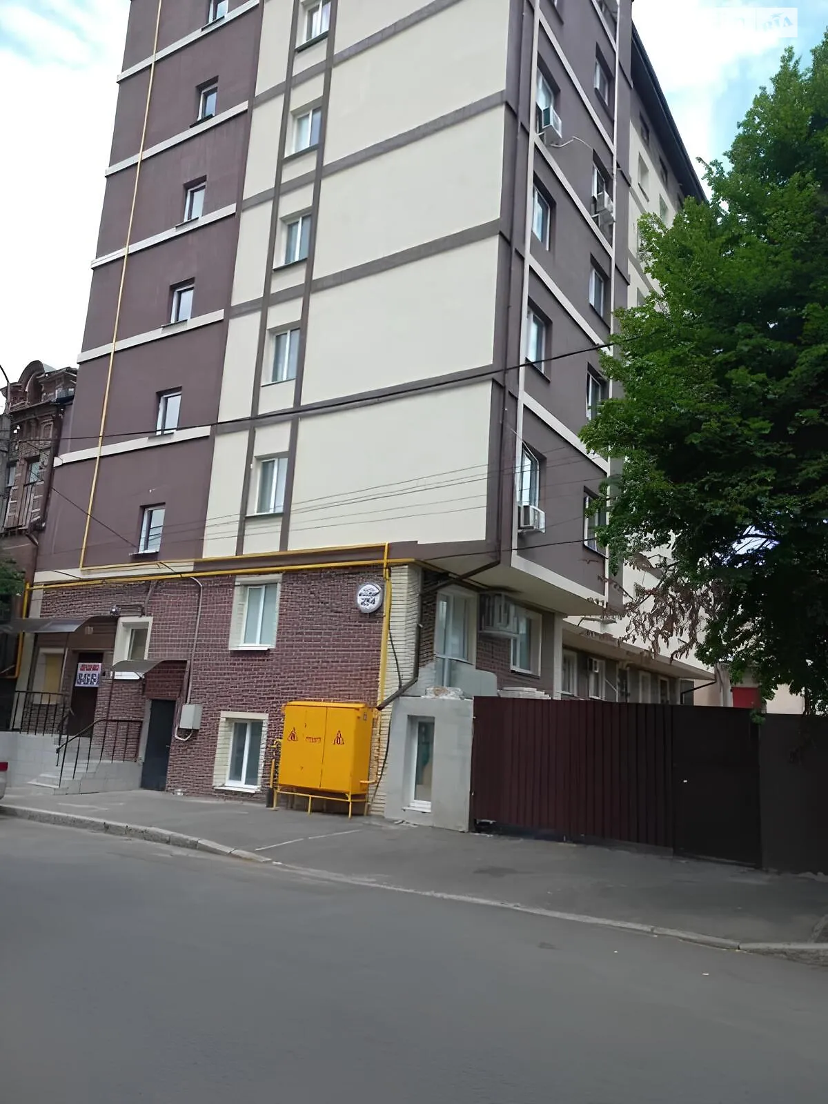 Продается 1-комнатная квартира 240 кв. м в Харькове, ул. Ярославская, 25А