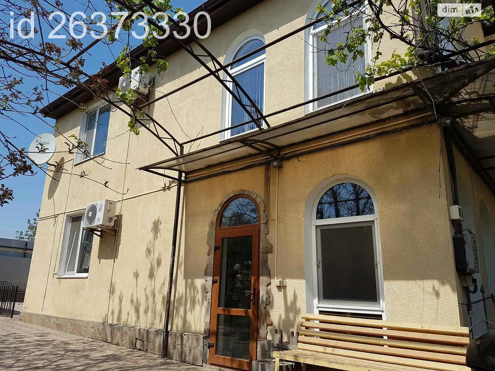 Продается дом на 2 этажа 220 кв. м с бассейном, цена: 110000 $ - фото 1