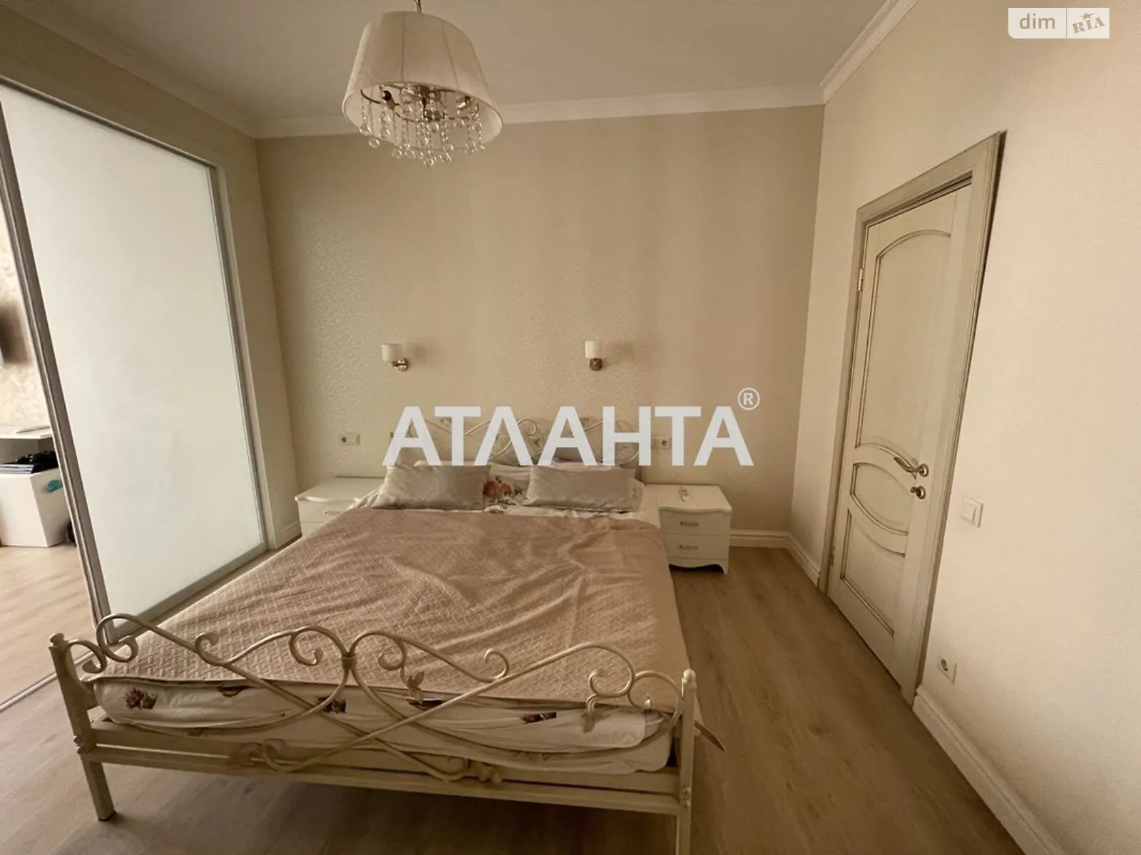 Продається 1-кімнатна квартира 51 кв. м у Одесі, плато Гагарінське, 5Б - фото 1