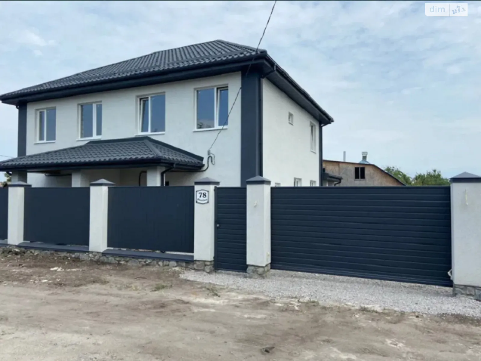 Продається будинок 2 поверховий 104 кв. м з каміном, цена: 77400 $