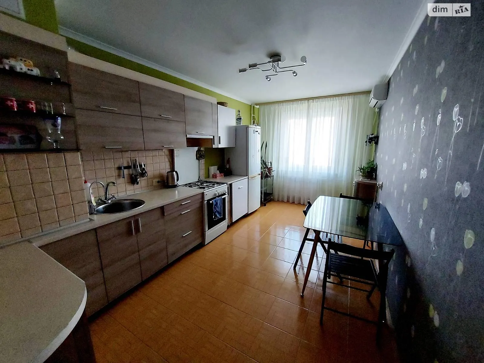 Продается 3-комнатная квартира 88 кв. м в Одессе, ул. Армейская, 17
