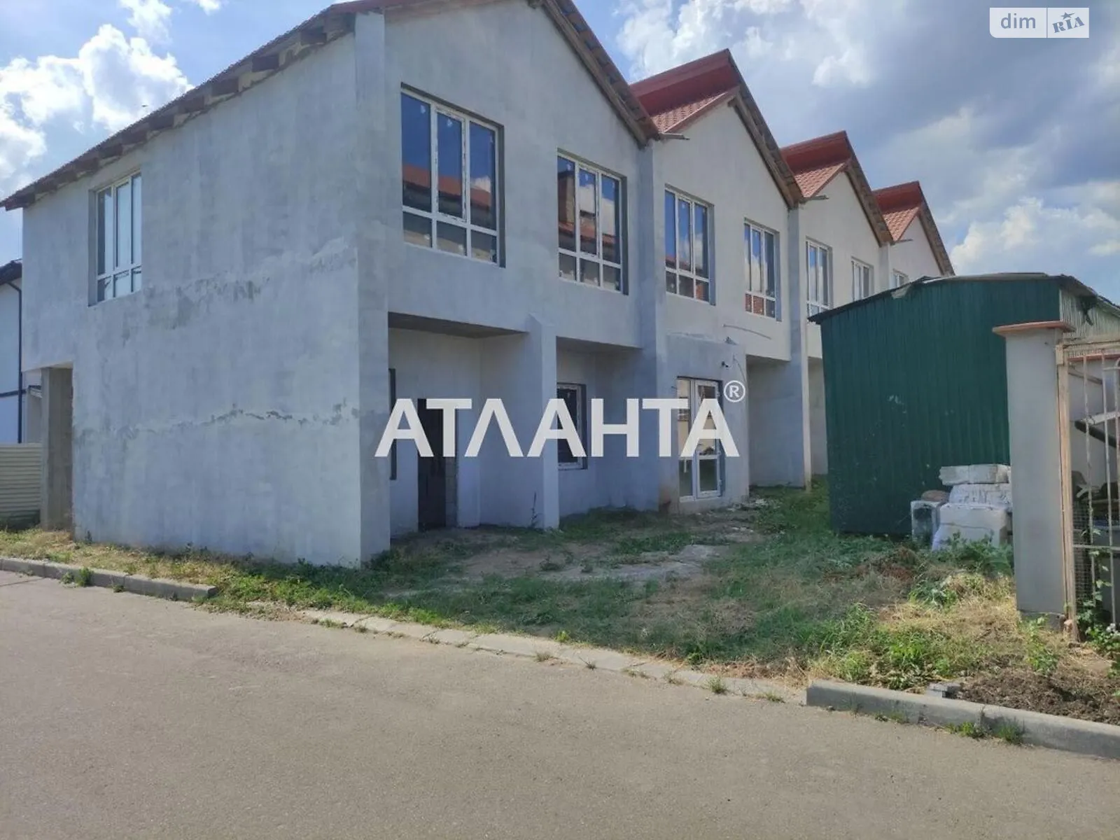 Продается дом на 2 этажа 44.5 кв. м с гаражом, цена: 40850 $ - фото 1