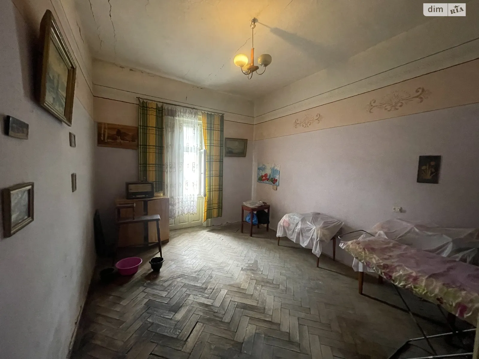 Продается 2-комнатная квартира 60 кв. м в Мукачеве, ул. Александра Духновича