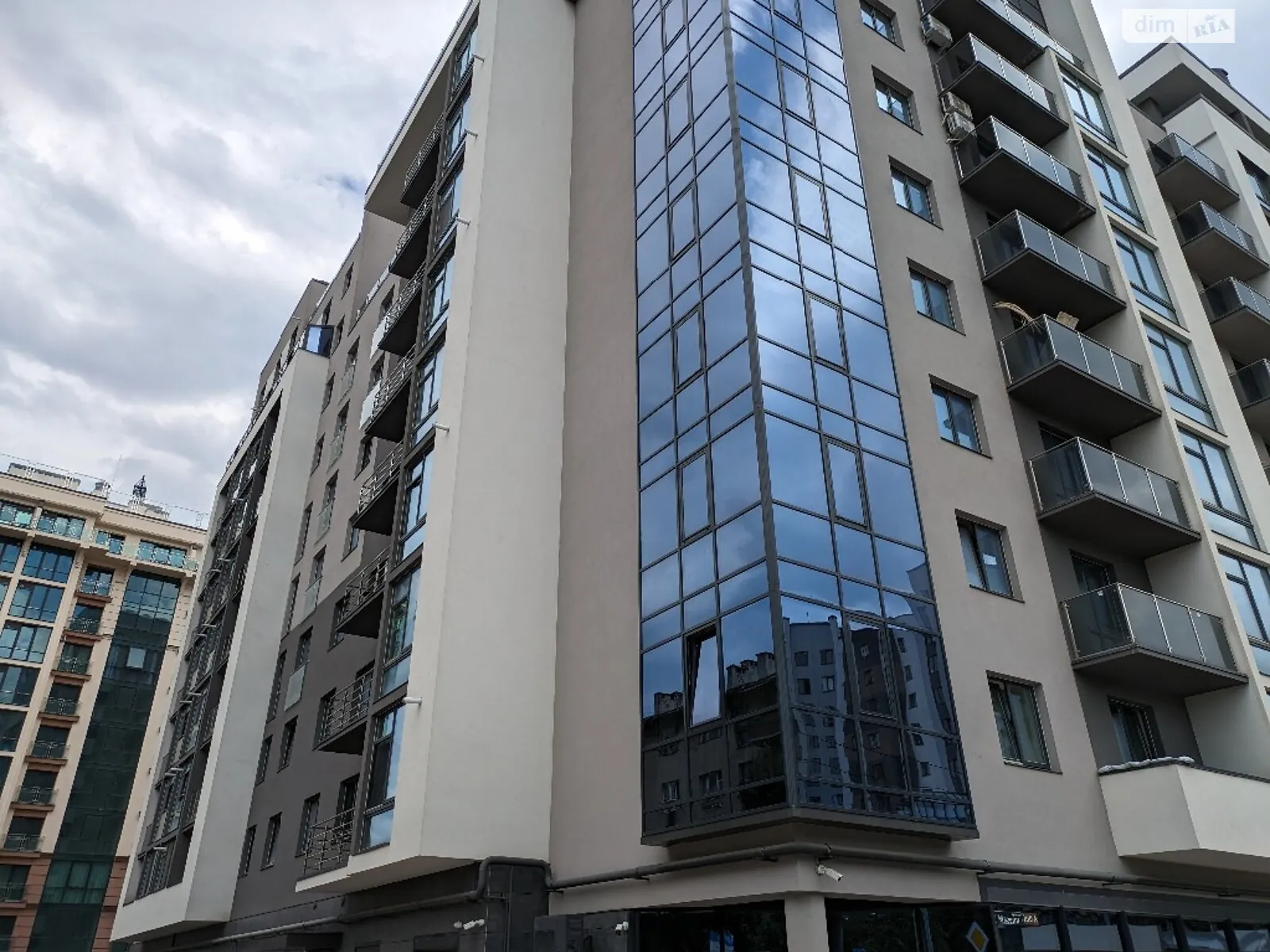 Продается 2-комнатная квартира 58 кв. м в Ивано-Франковске, ул. Гетьмана Ивана Мазепы
