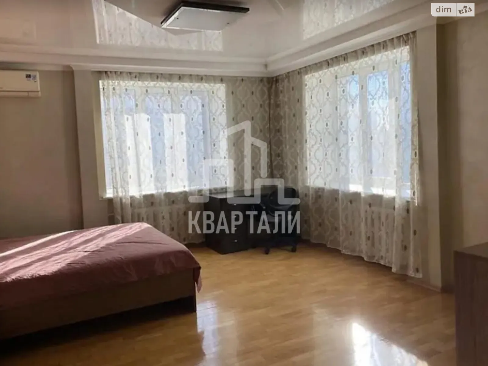 Продается 1-комнатная квартира 59 кв. м в Киеве, ул. Николая Краснова, 17