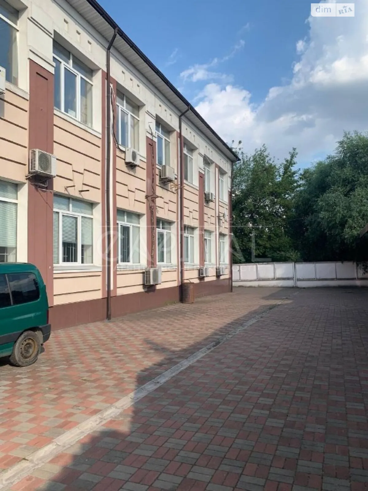 Сдается в аренду офис 343 кв. м в бизнес-центре, цена: 1300 $ - фото 1