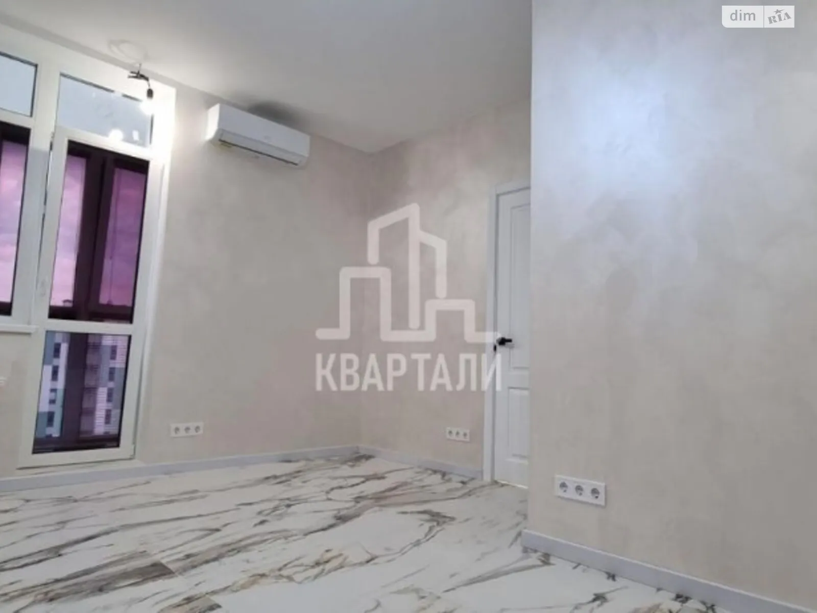 Продается 1-комнатная квартира 41 кв. м в Киеве, ул. Тираспольская, 54 - фото 1