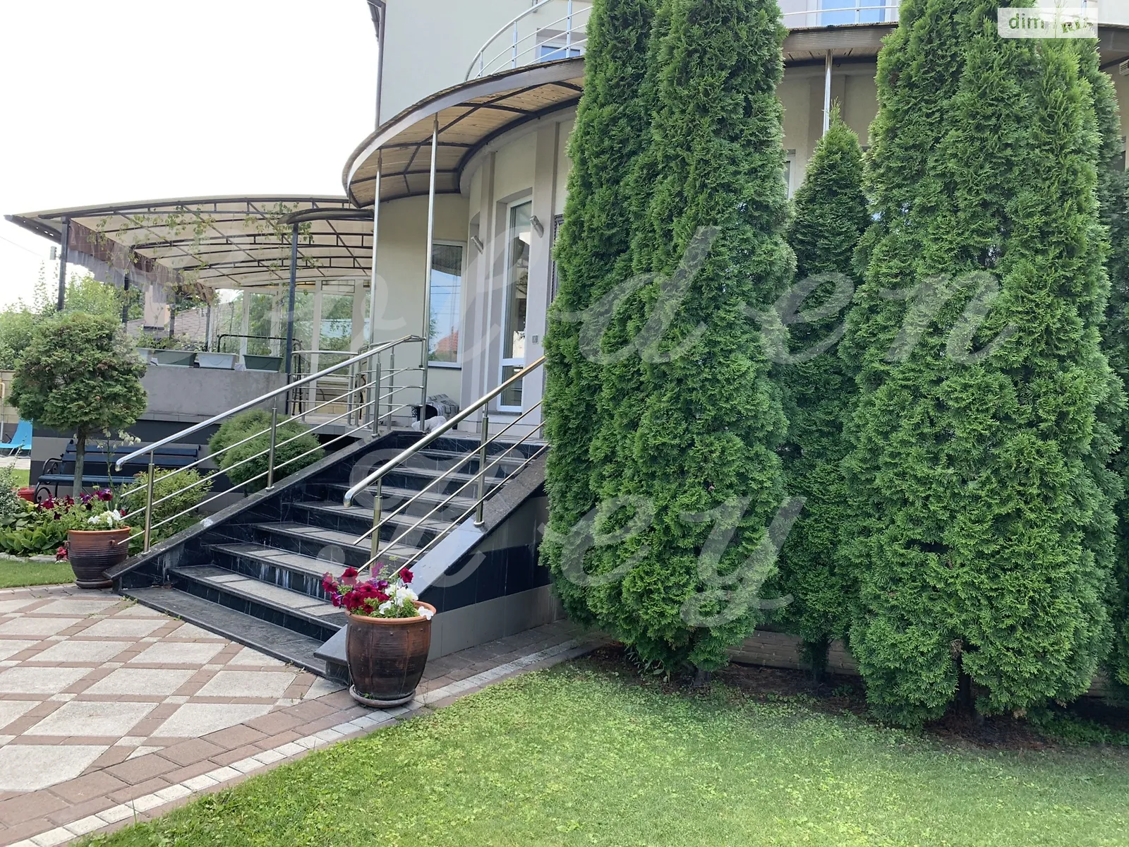 Продается дом на 2 этажа 414 кв. м с балконом, цена: 450000 $ - фото 1