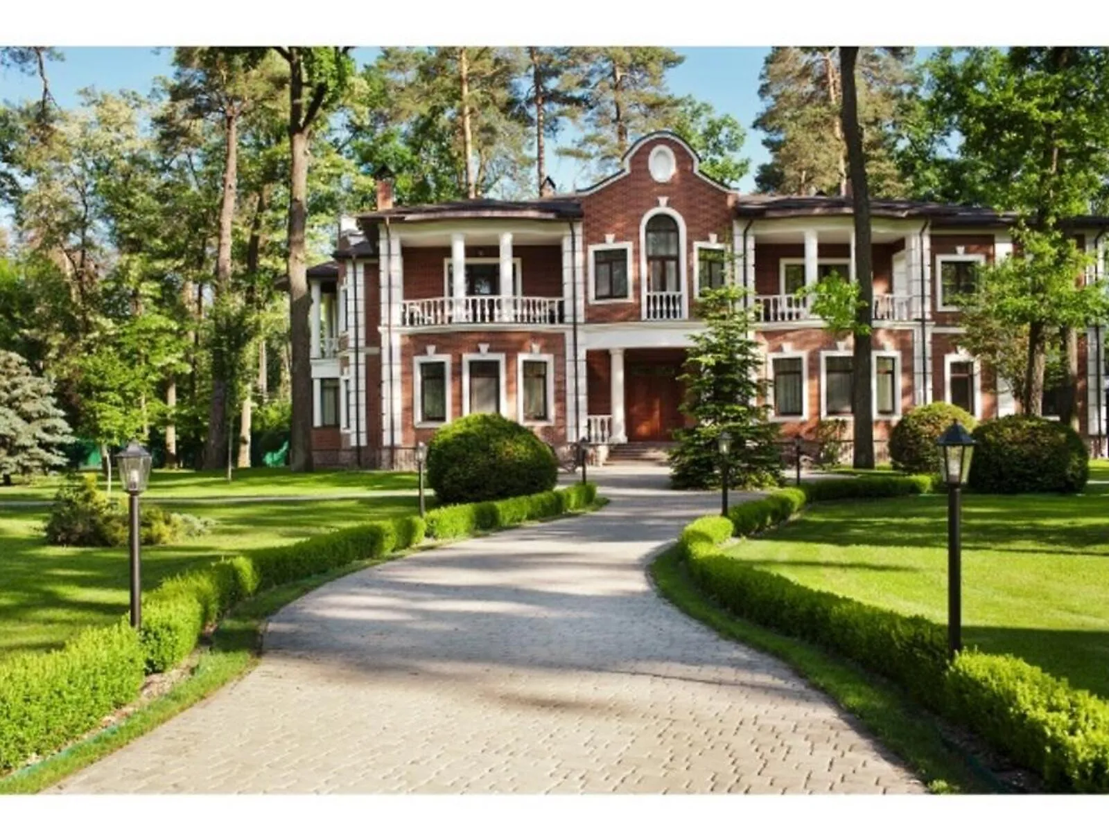 Продается дом на 2 этажа 2242.3 кв. м с садом, цена: 15000000 $ - фото 1