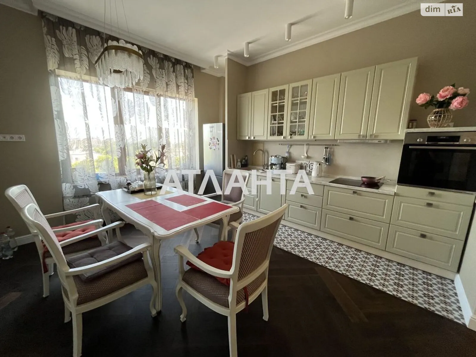 Продается 3-комнатная квартира 120 кв. м в Одессе, пер. Ониловой, 18 - фото 1
