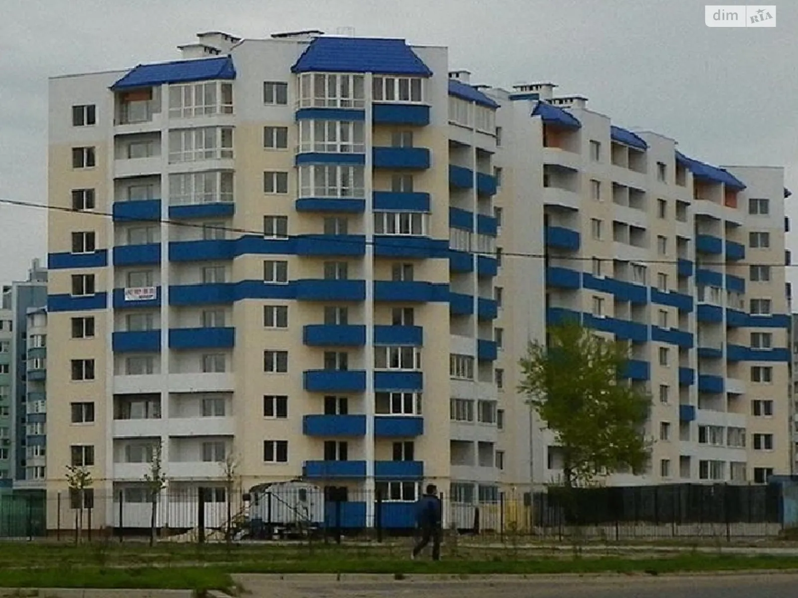 Продается 3-комнатная квартира 92 кв. м в Черкассах - фото 1