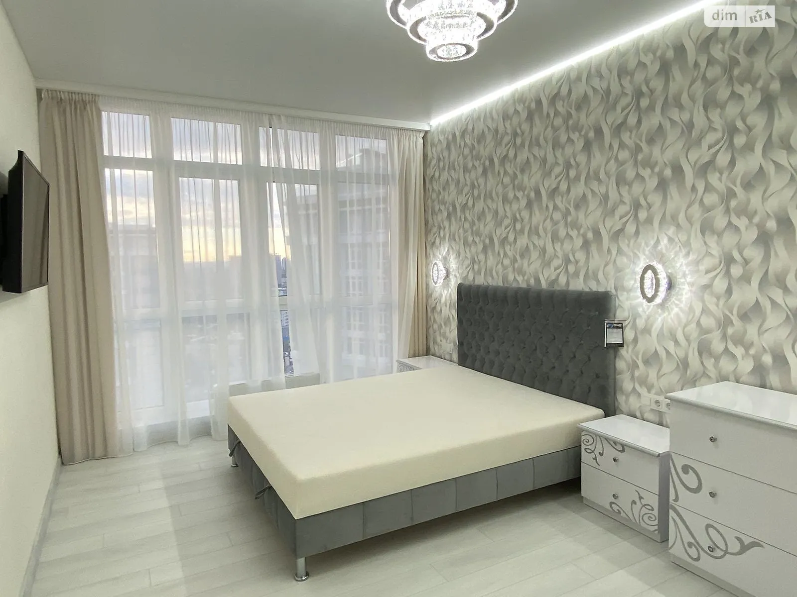 Продается 2-комнатная квартира 72.1 кв. м в Одессе, просп. Гагарина