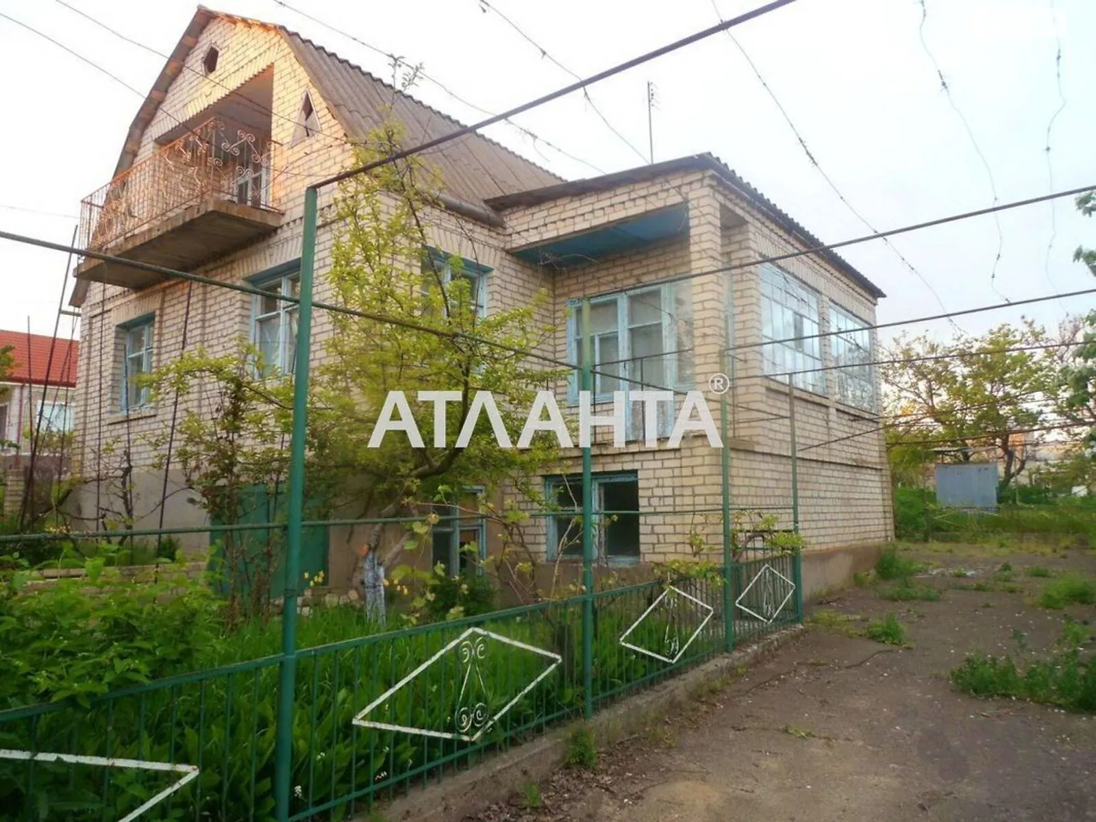 Продается дом на 2 этажа 90 кв. м с камином, цена: 18000 $