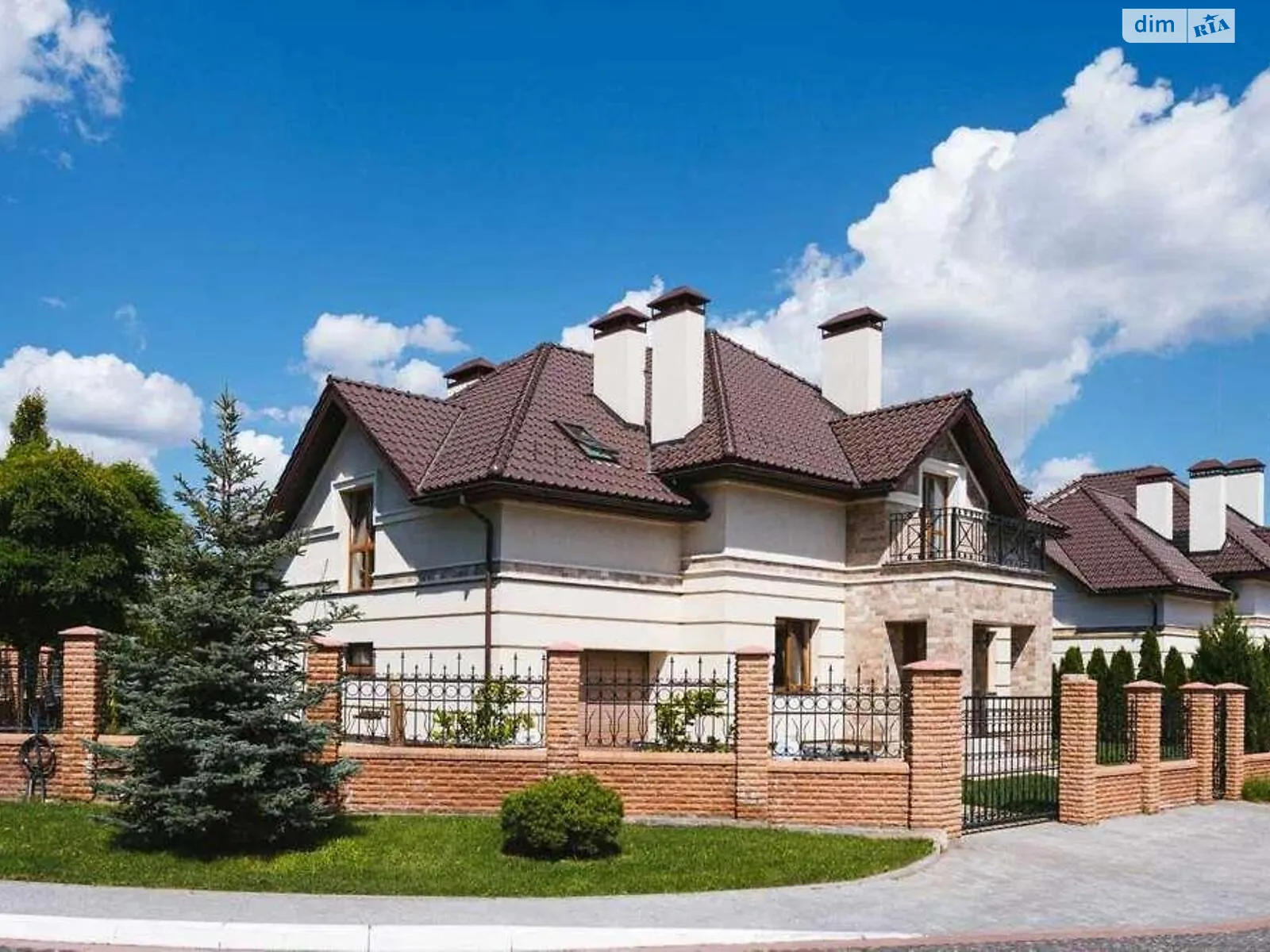 Продається будинок 2 поверховий 290 кв. м з гаражем, цена: 350000 $