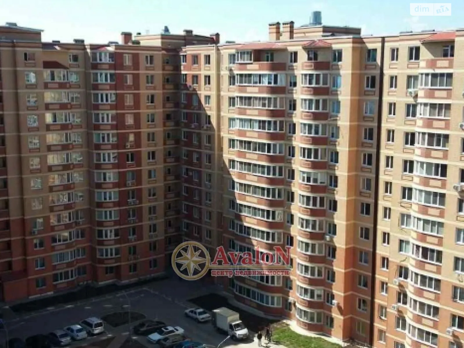 Продается 3-комнатная квартира 89 кв. м в Одессе, ул. Школьная, 37
