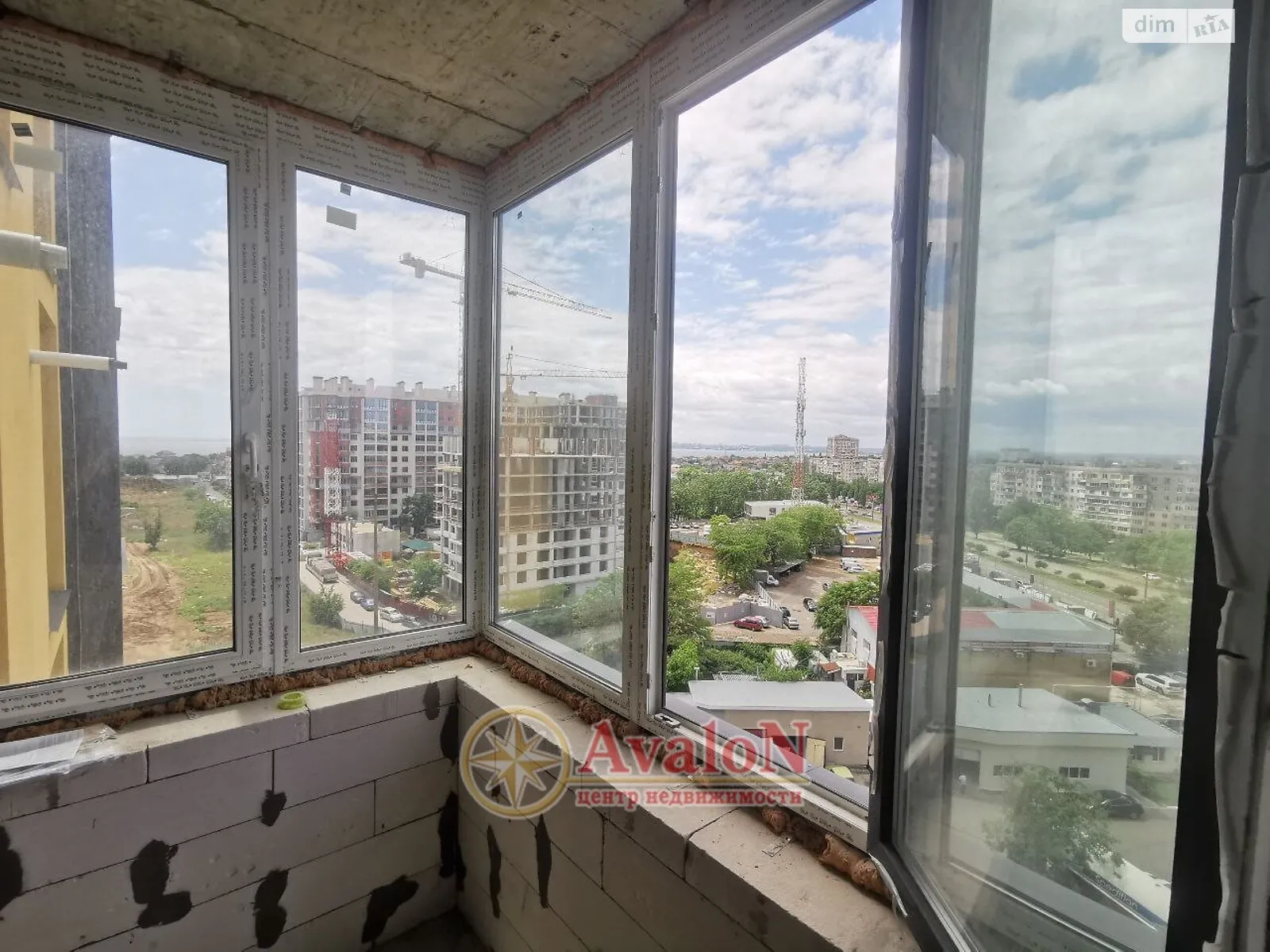 Продается 1-комнатная квартира 41 кв. м в Одессе, ул. Марсельская, 33/5 - фото 1