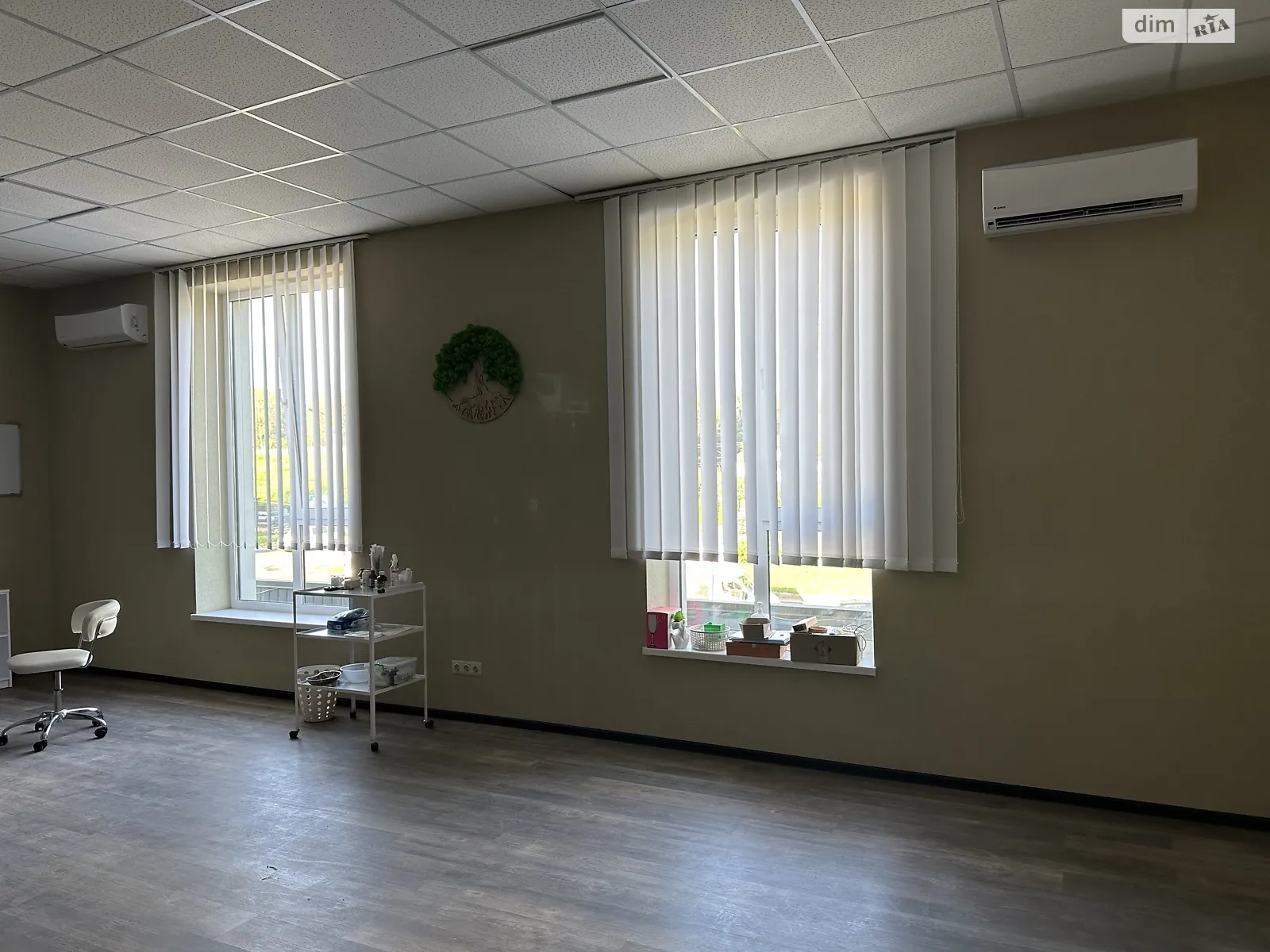 Продается офис 60 кв. м в бизнес-центре, цена: 75000 $ - фото 1