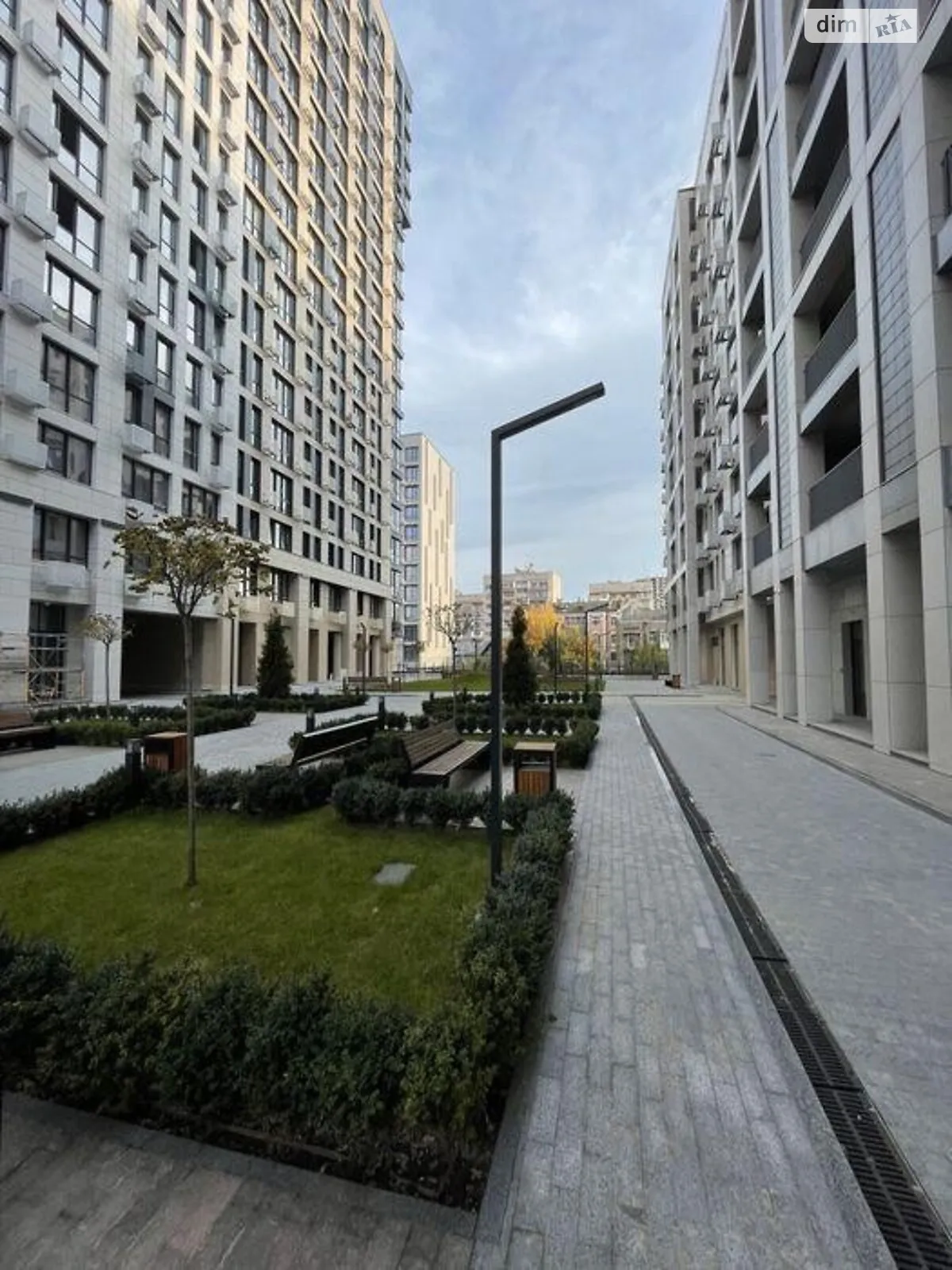 Продается 1-комнатная квартира 60 кв. м в Киеве, ул. Бульварно-Кудрявская, 15А - фото 1