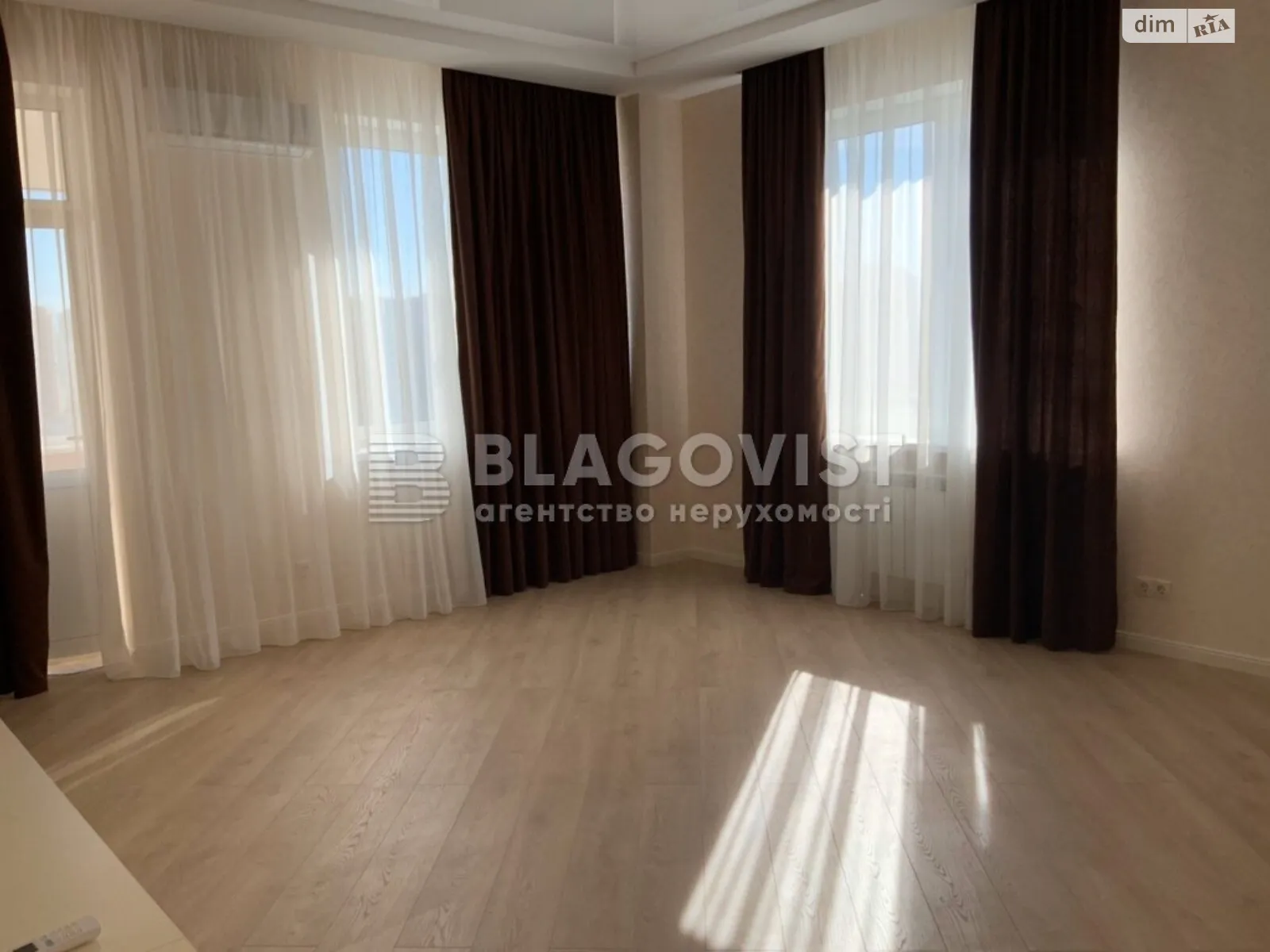 Продается 3-комнатная квартира 97 кв. м в Киеве, ул. Срибнокильская, 3В - фото 1