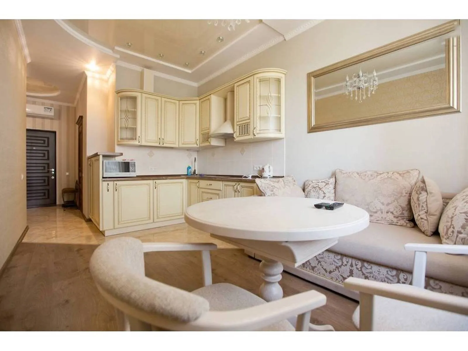 Продается 1-комнатная квартира 46.6 кв. м в Одессе, плато Гагаринское - фото 1
