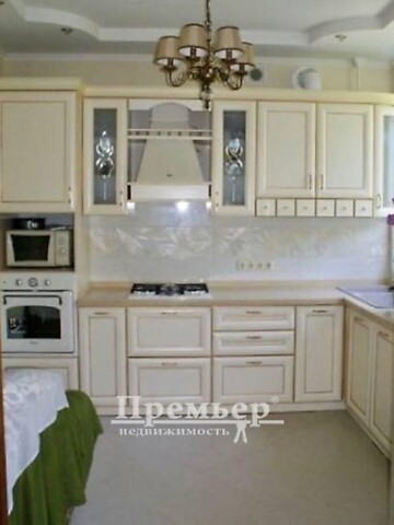 Продается 2-комнатная квартира 68 кв. м в Одессе, ул. Маразлиевская