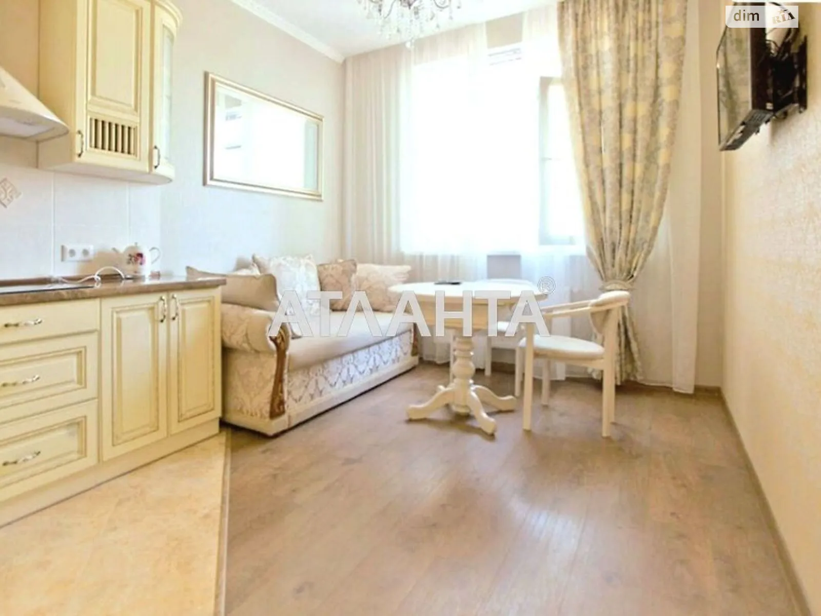 Продается 1-комнатная квартира 46 кв. м в Одессе, плато Гагаринское, 5Б - фото 1