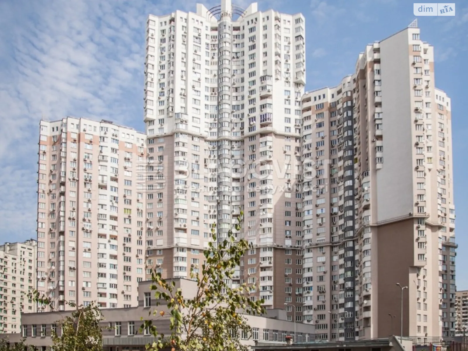 Продается 1-комнатная квартира 59 кв. м в Киеве, ул. Срибнокильская, 1 - фото 1