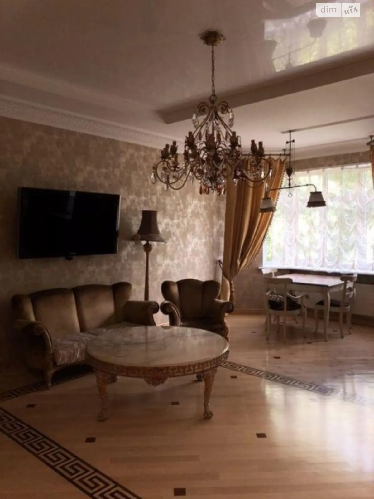 Продается 3-комнатная квартира 97 кв. м в Киеве, ул. Ивана Мазепы(Январского Восстания)