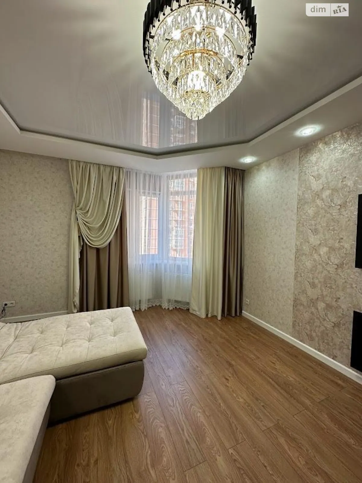 Продается 3-комнатная квартира 98 кв. м в Одессе, ул. Люстдорфская дорога, 55/6 - фото 1