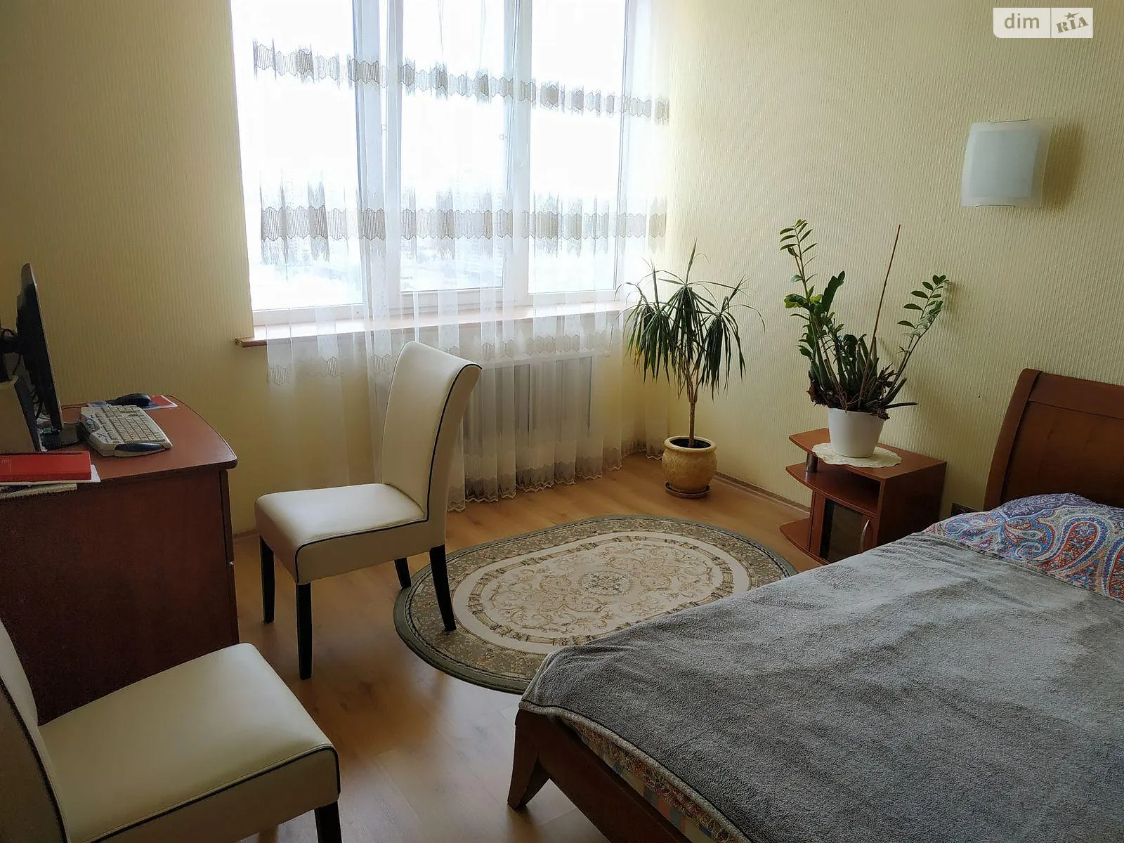 Продается 1-комнатная квартира 52 кв. м в Киеве, ул. Александра Кошица, 9Б