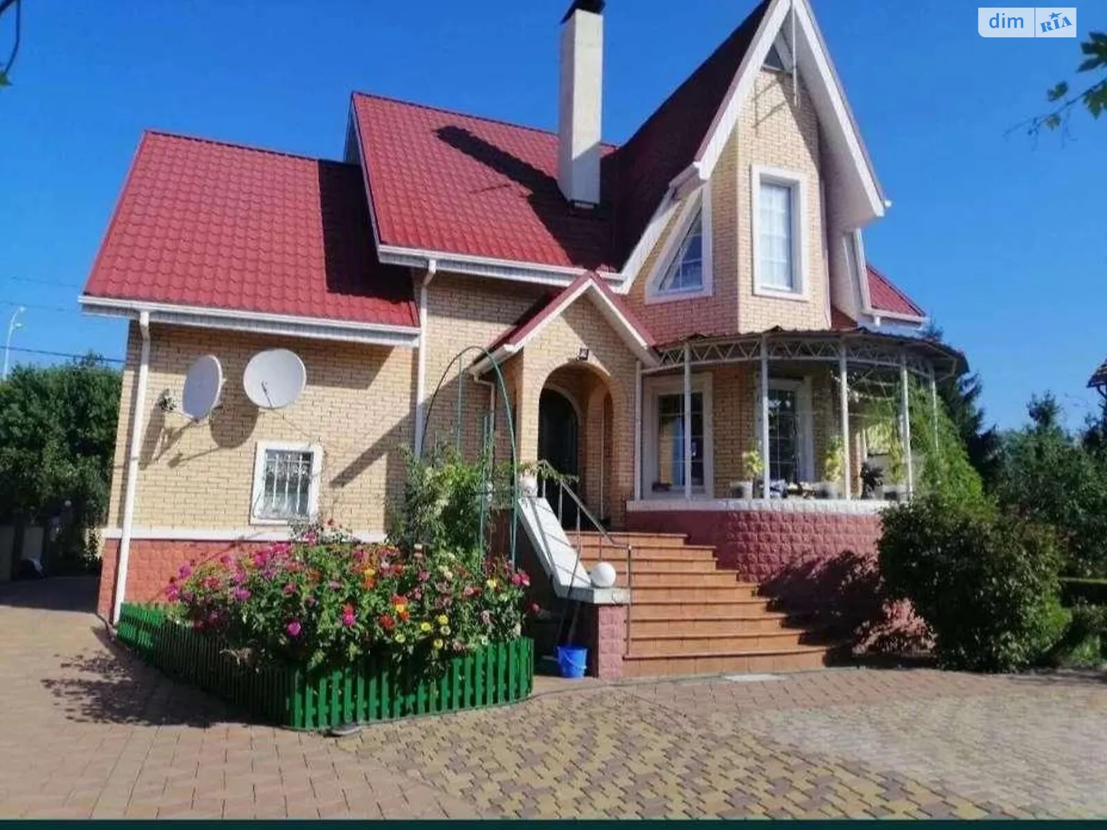 Продается дом на 4 этажа 250 кв. м с террасой, цена: 270000 $