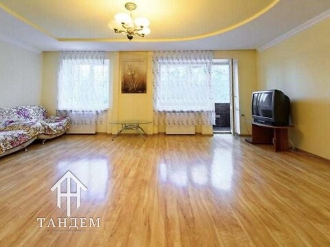 Сдается в аренду 3-комнатная квартира 91 кв. м в Тернополе, ул. Золотогорская