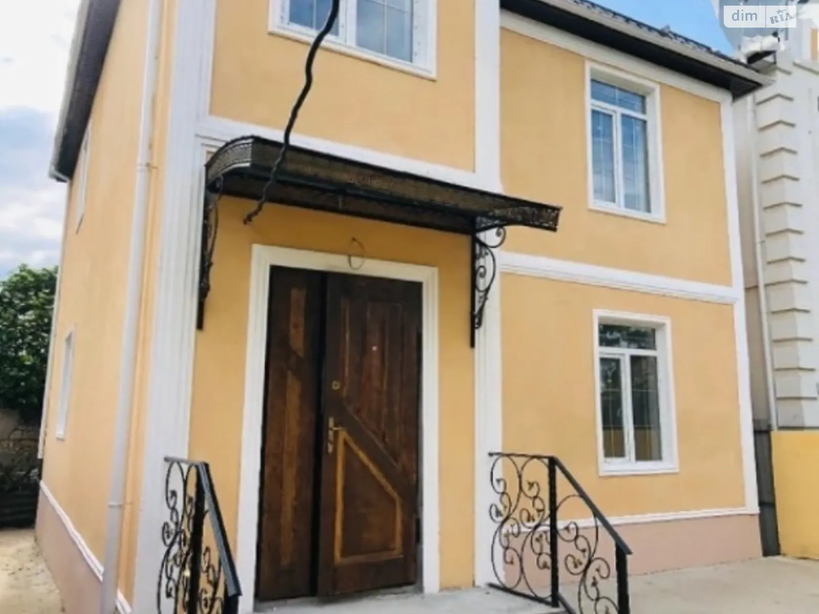 Продается дом на 2 этажа 120 кв. м с верандой, цена: 115000 $ - фото 1