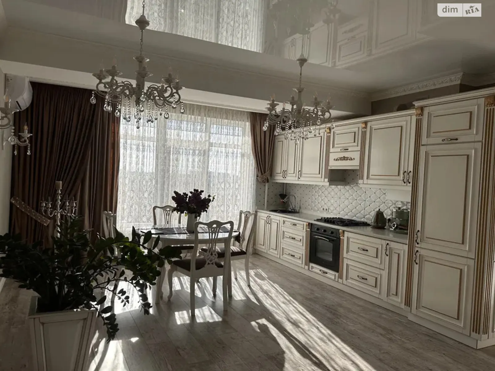 Продается 2-комнатная квартира 90 кв. м в Крыжановка, ул. Софиевская